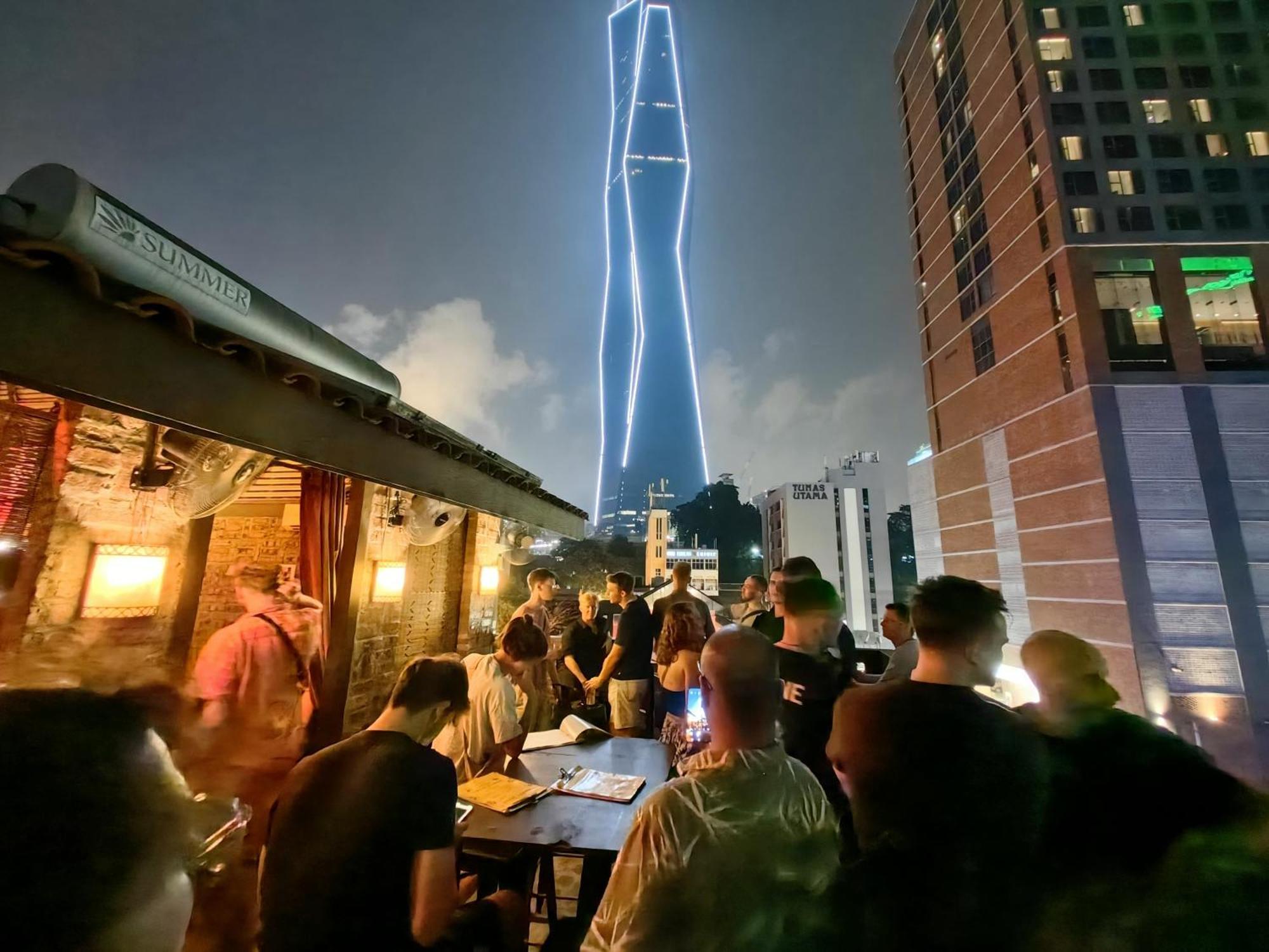 Chinatown Hostel By Mingle - Rooftop Private Jacuzzi With Bar, Kuala Lumpur
